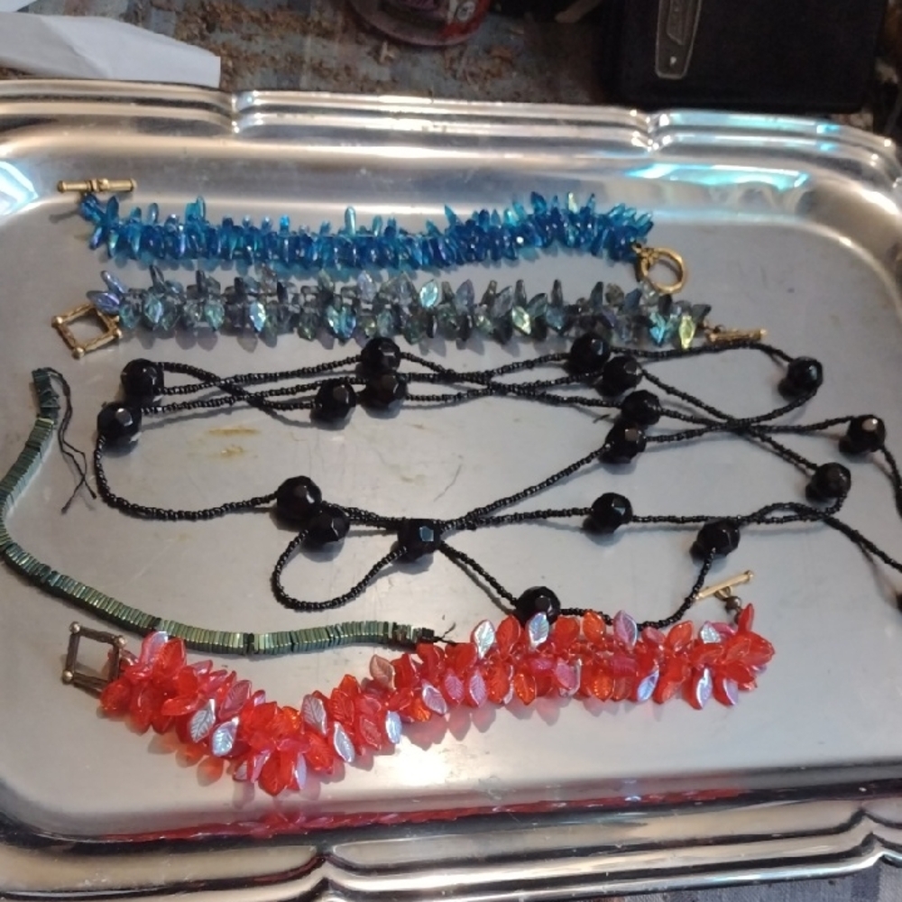 Elegant Multicolor Beaded Necklace& Bracelet Set(5pcs.)